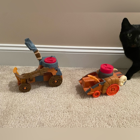 Imaginex castle- very fun. All kinds of lights, sounds, and actions. - Picture 4 of 9